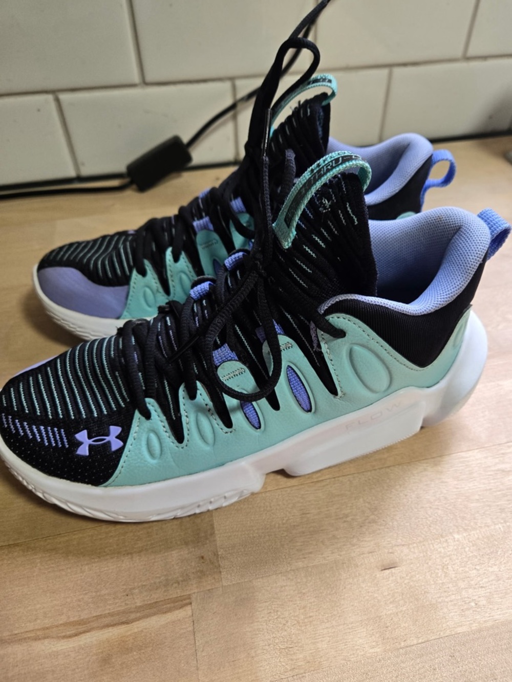 Under Armour Flow Breakthru 4 Start Of Season Basketball Shoe -7.5